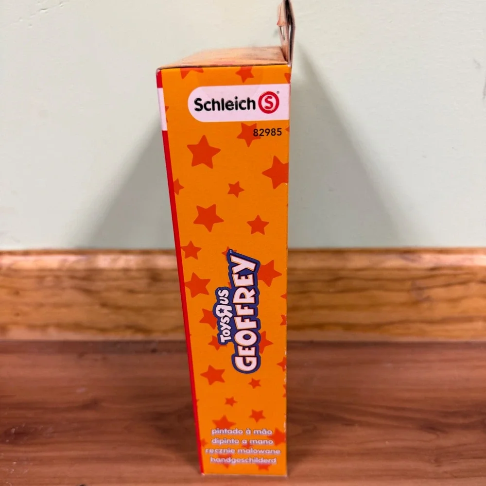 Schleich Toys R Us Geoffrey tGiraffe Mascot Figure 82985 New in Box Collectible